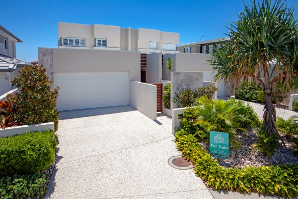 01_7a Great Keppel Cres Mountain Creek-600px 01_7a Great Keppel Cres Mountain Creek-600px